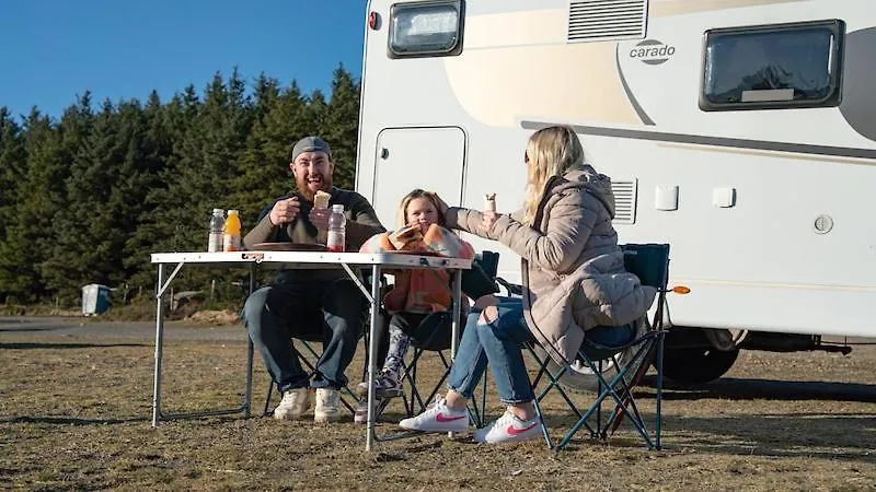 Break Away Campers Hotel Dublin Campsite